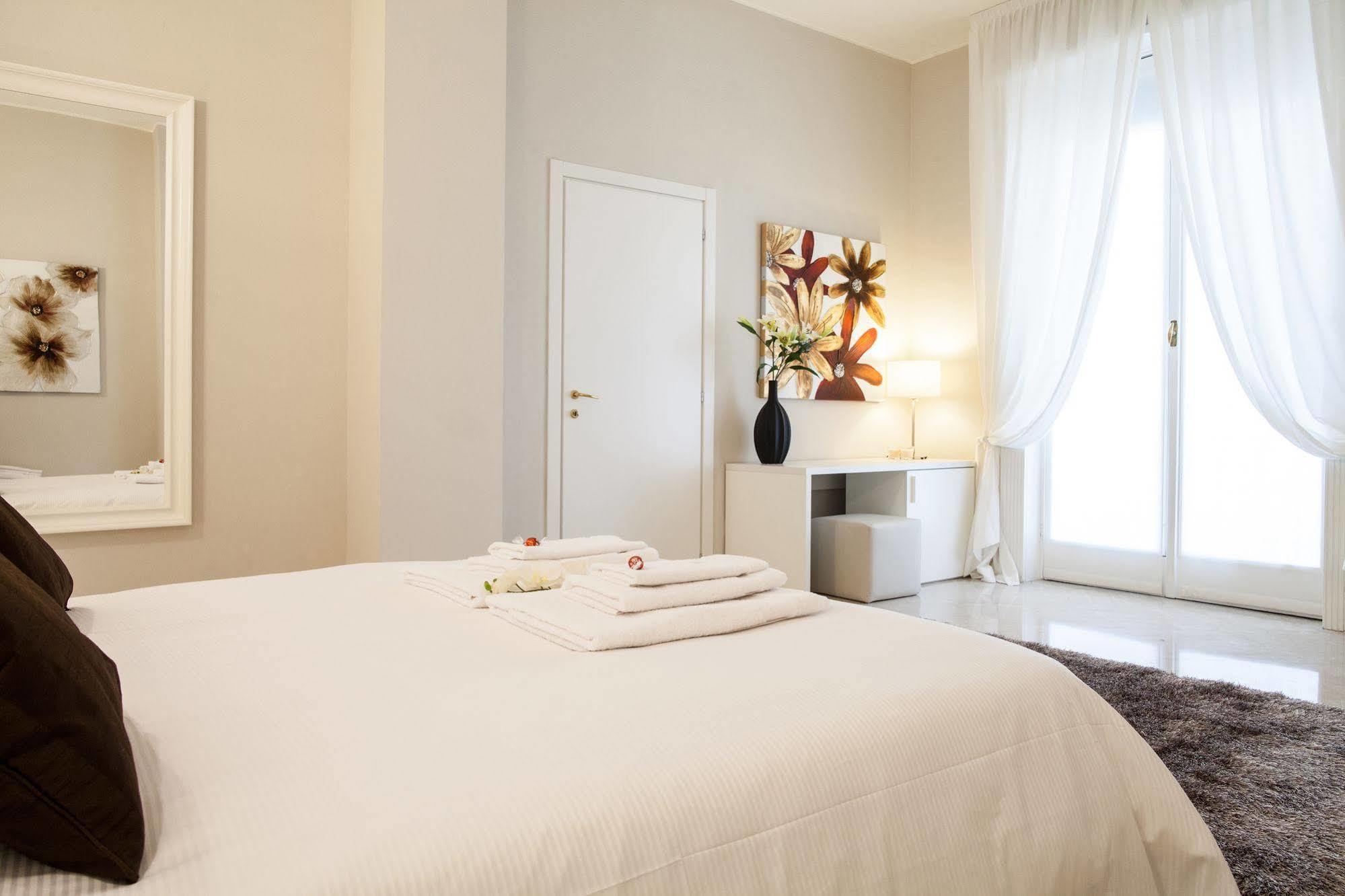 Milan Royal Suites Exterior foto