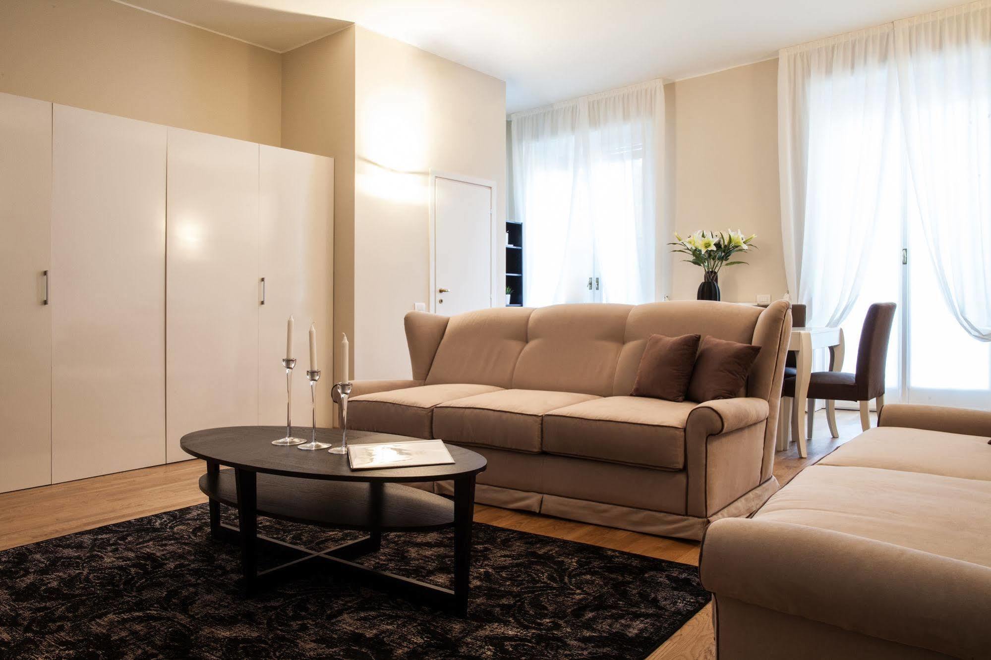 Milan Royal Suites Exterior foto