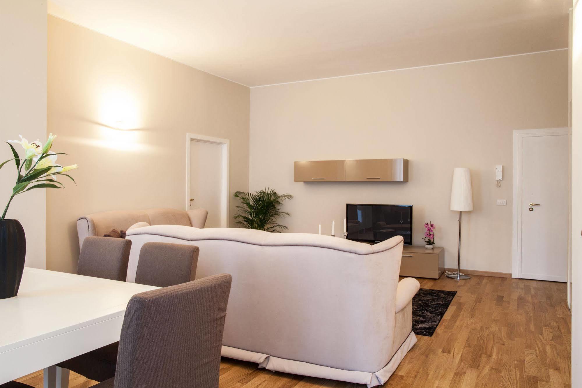 Milan Royal Suites Exterior foto