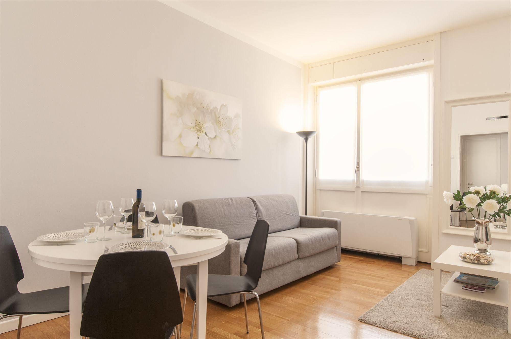 Milan Royal Suites Exterior foto