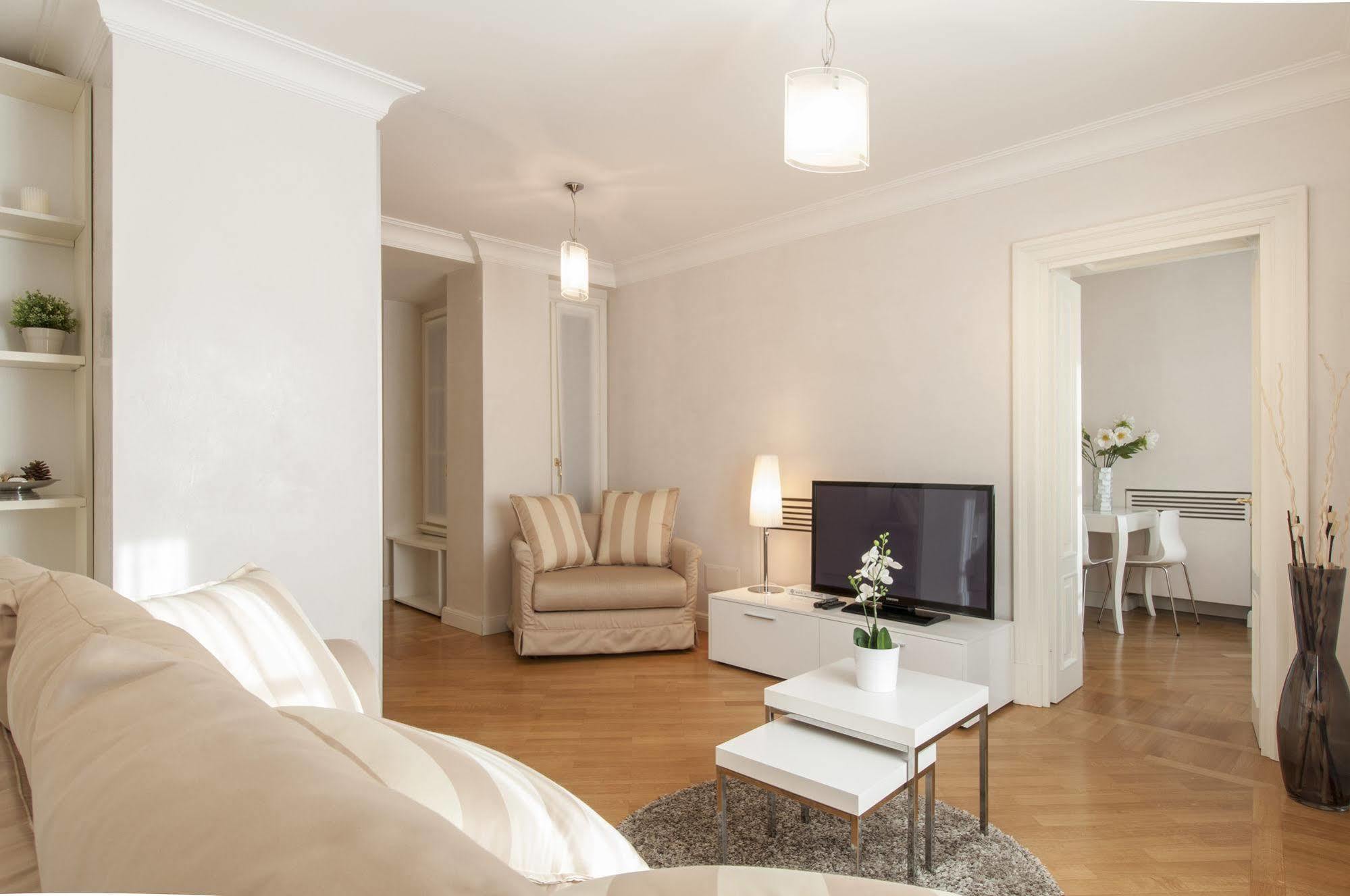 Milan Royal Suites Exterior foto