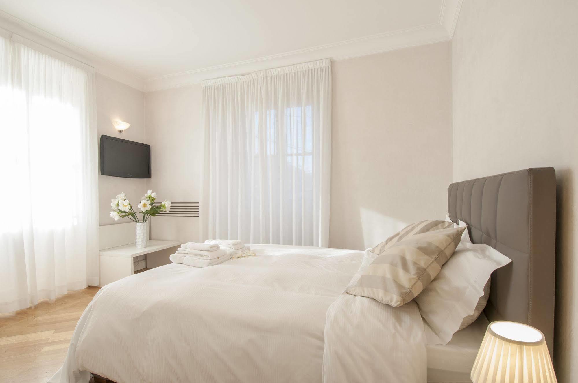 Milan Royal Suites Exterior foto