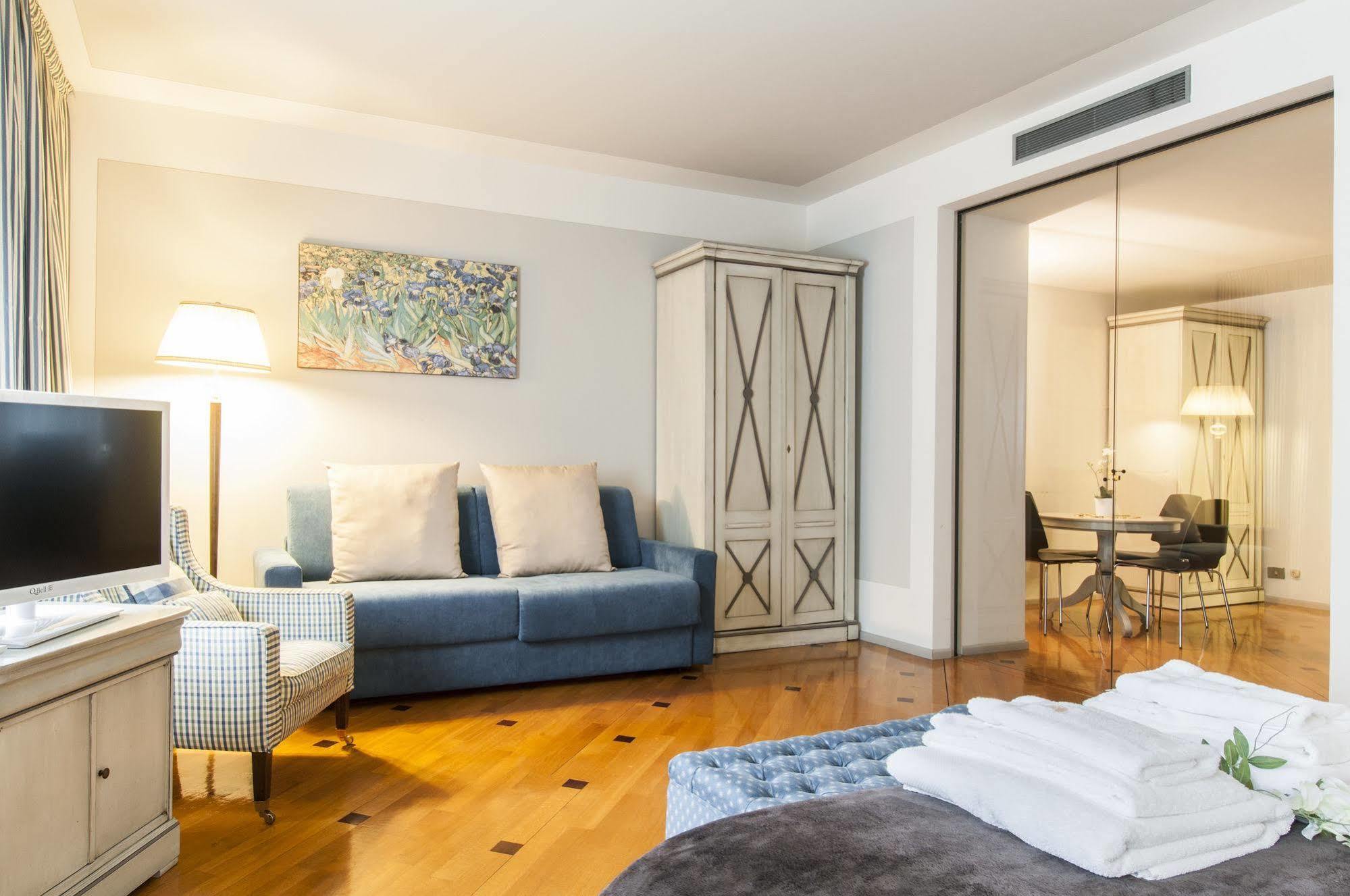 Milan Royal Suites Exterior foto